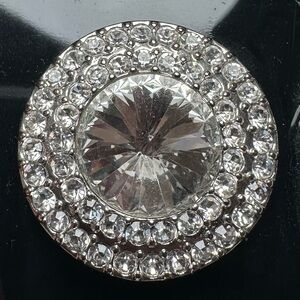 Magnolia and Vine 30mm Grand Zsa Zsa Clear Snap